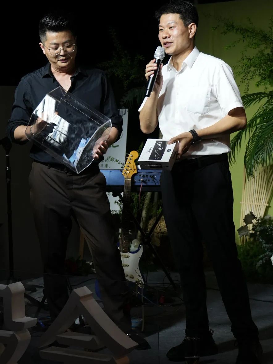 16885404177743670wbJ.jpg 2.jpg